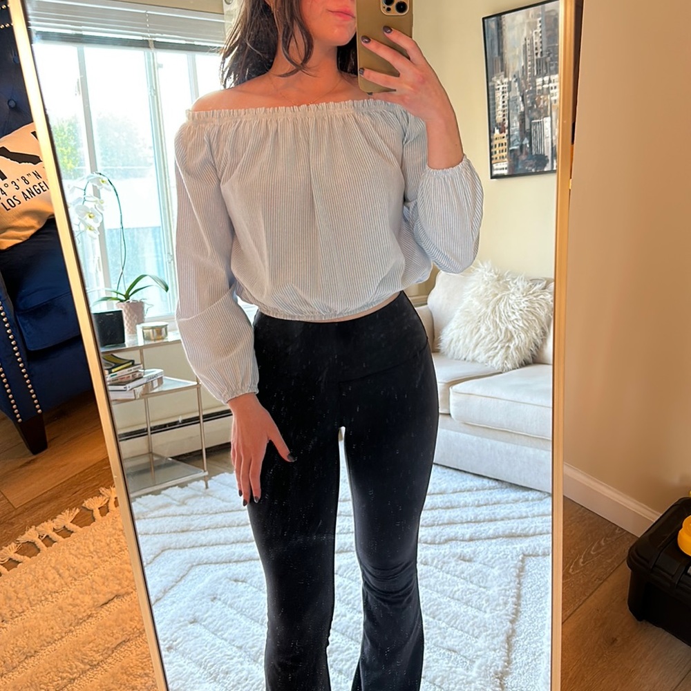 Brandy Melville | off the shoulder blouse